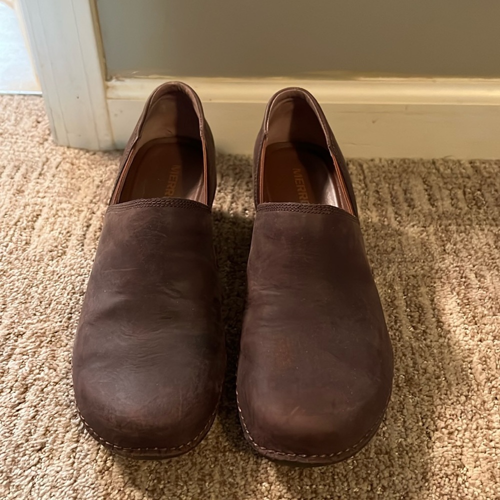 Merrill clogs